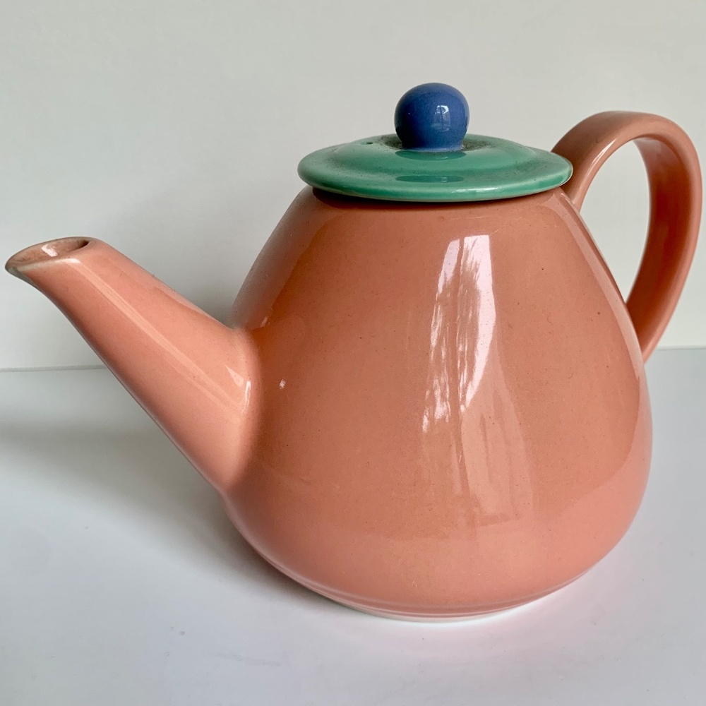 Lindt Stymeist Colorways Creamer w/ Lid | 1980s Japan | Pink & Teal